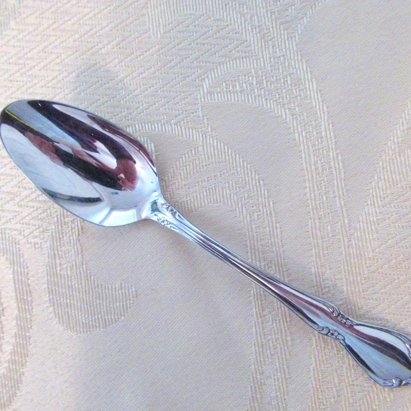 OneidaCraft Deluxe Stainless spoon - Picture 1 of 5